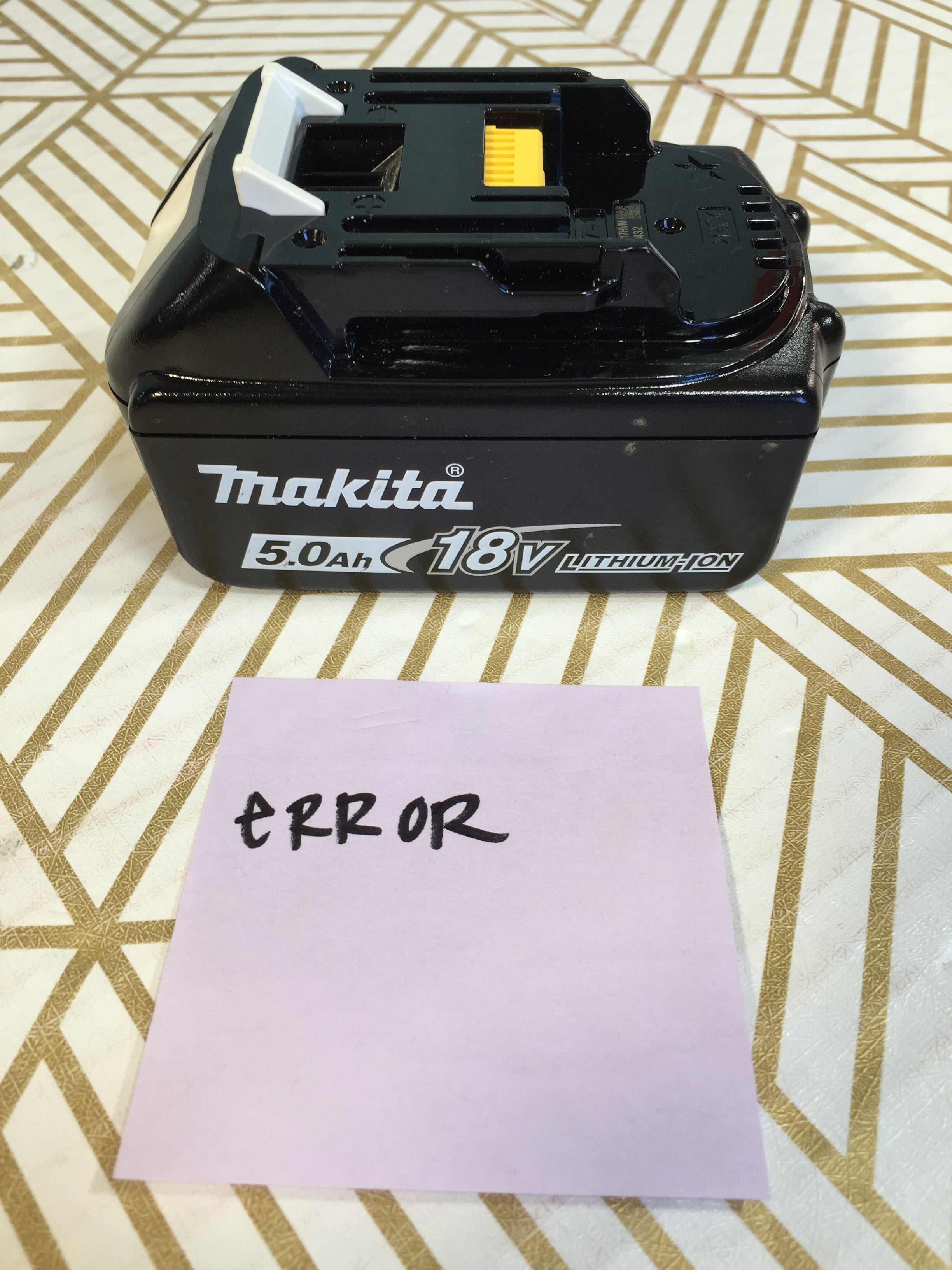 **ERROR** Genuine Makita BL1850 18-volt LXT Lithium-Ion 5.0Ah Battery **PARTS** (7916575260910)